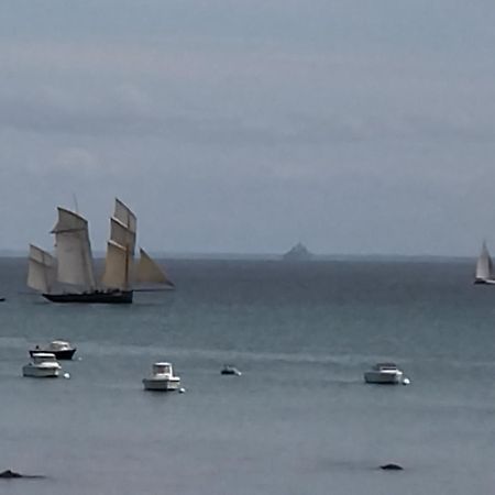 La Porte Bleue Cancale Bagian luar foto