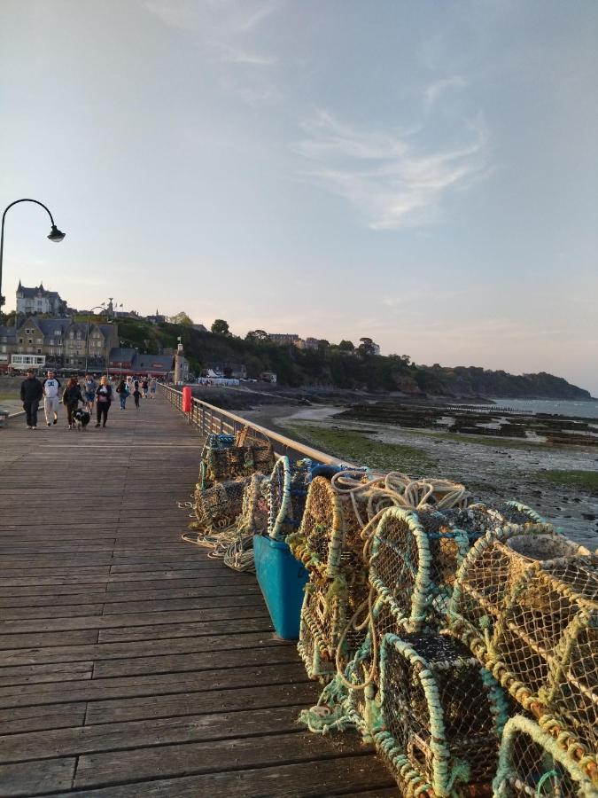 La Porte Bleue Cancale Bagian luar foto